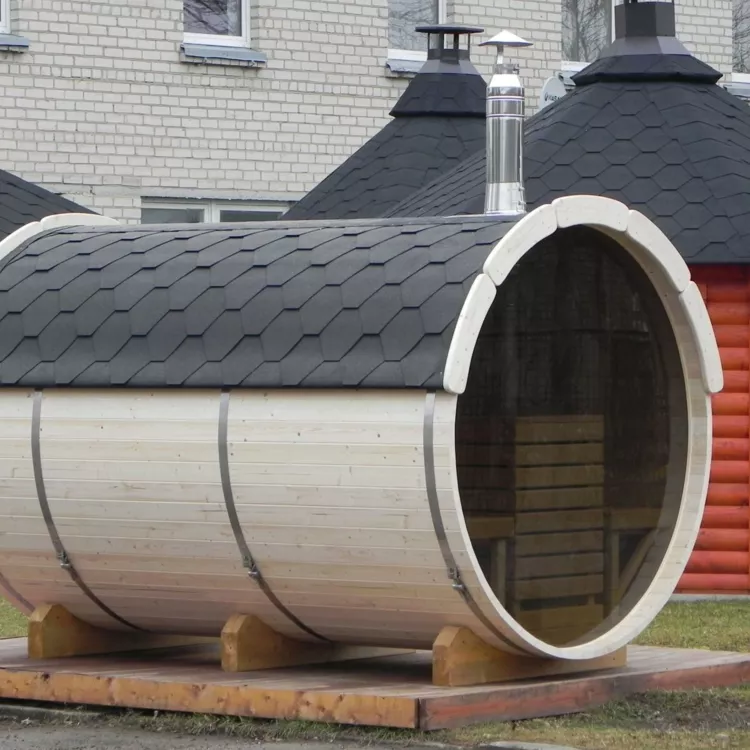 Tonneau sauna avec vue panoramique arrière