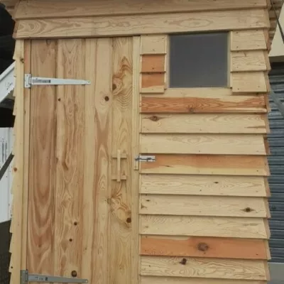 Toilettes sèches et bloc sanitaire bois